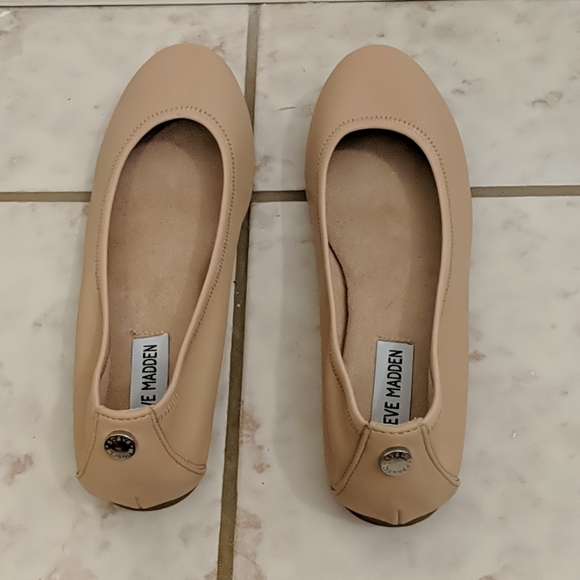 EUC Steve Madden Nude Ballet Flats, Size 7M - Picture 3 of 4